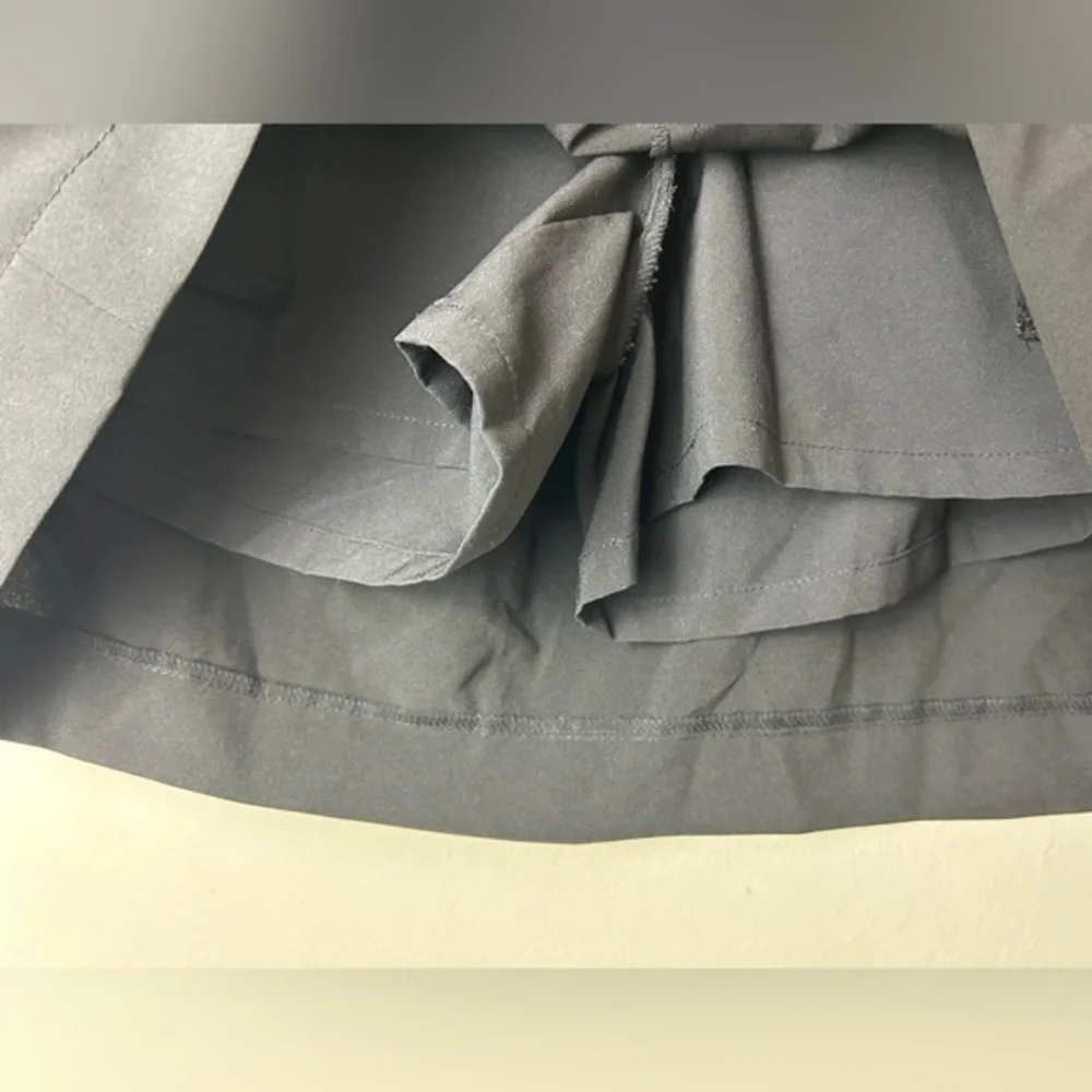 Annika cutter and buck black golf skirt size 4
